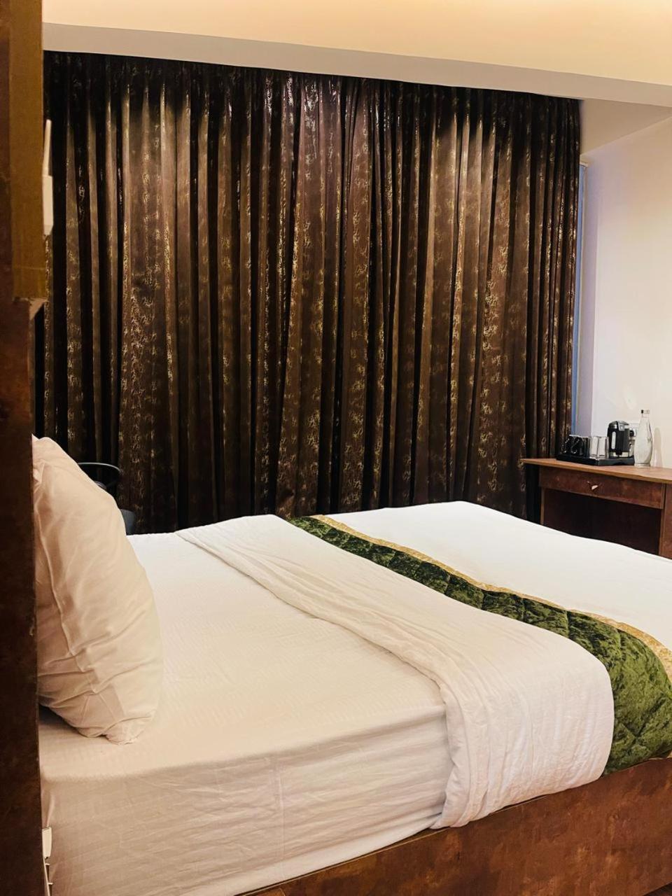 The Taaj Inn Bangalore Exterior photo